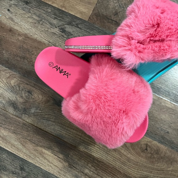 Anna Shoes Nib Sz 75 Pink Fuzzy Slippers Poshmark